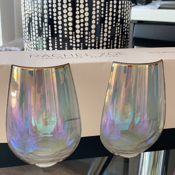 Other - 💕 Iridescent Rachel Zoe wine glasses💕